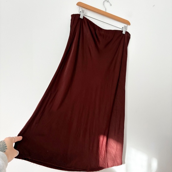Anthropologie midi satin slip skirt - Picture 4 of 7